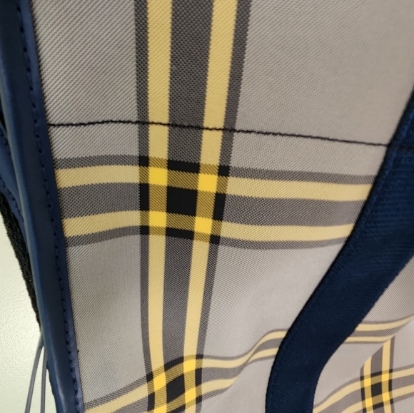 Tory Burch Plaid Dog Carrier w/ Zip Top Interior Leash. - Picture 11 of 11